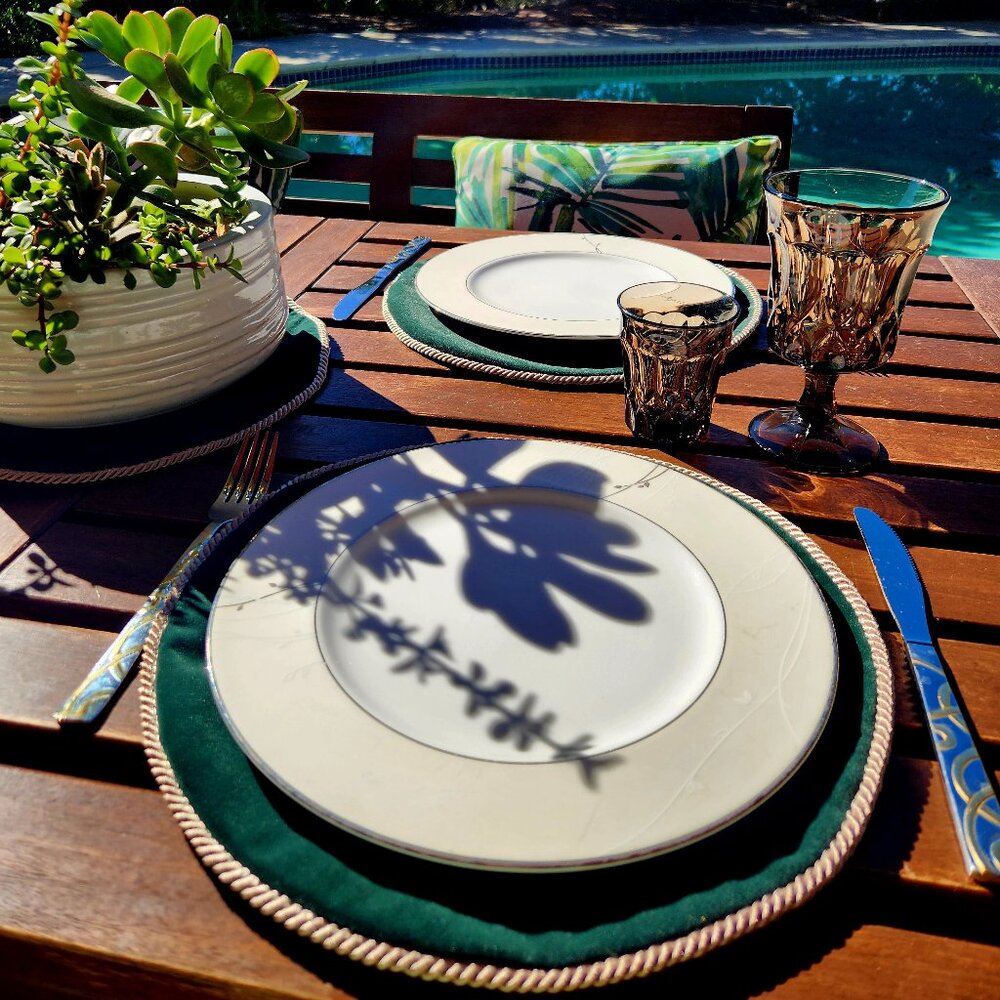 Set of 8 double sided luxury satin place mats